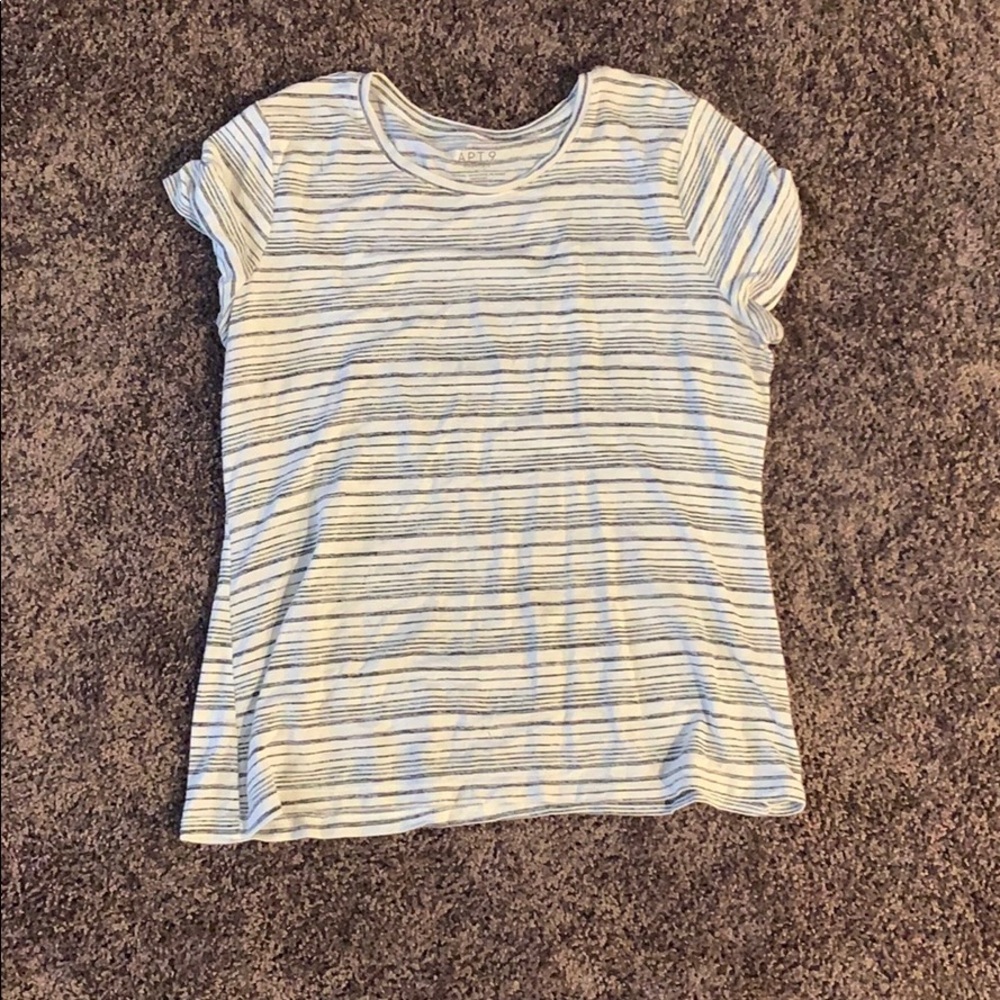 Striped shirt sleeve shirt